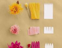 Цветы из креповой бумаги: схемы и описание легкой работы